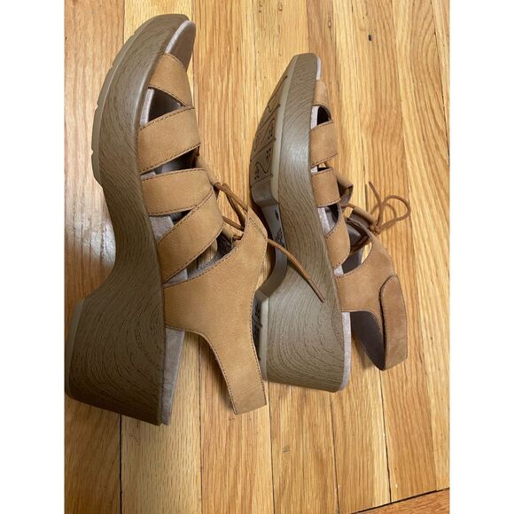 NEW Dansko x Walking Company Tan Suede Sandals Size 41 Comfort Slingback Lace Up - Picture 4 of 6